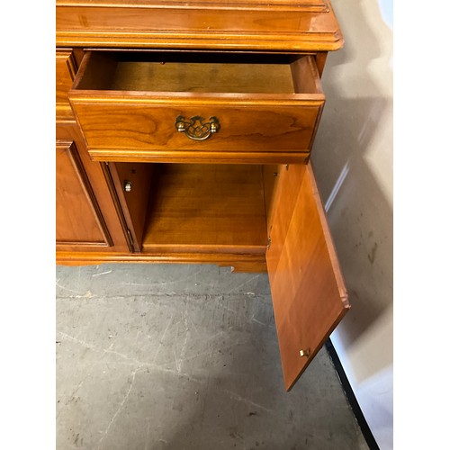 422 - LARGE MODERN TEAK DRESSER WITH GLAZED TOP OVER 3 DRAWERS AND 3 DOORS H 74’ W 54’ D 18’