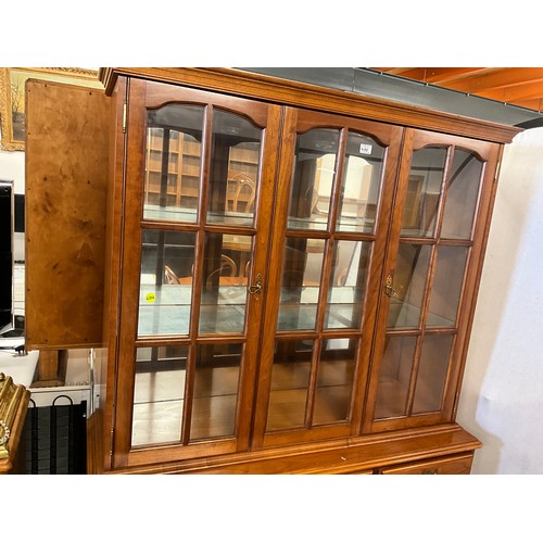 422 - LARGE MODERN TEAK DRESSER WITH GLAZED TOP OVER 3 DRAWERS AND 3 DOORS H 74’ W 54’ D 18’