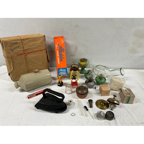 187 - BOX OF VINTAGE ODDS TO INCLUDE A QUANTITY OF OIL LAMP CHIMNEYS