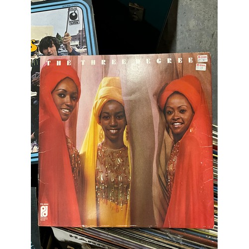 227 - LARGE QUANTIY OF RECORDS ETC