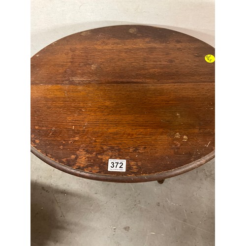 372 - EDWARDIAN OAK SIDE TABLE ON TURNED LEGS AND FEET W24
