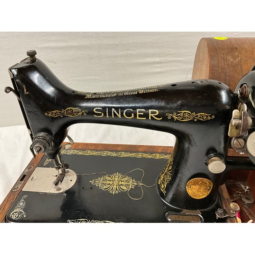 397 - ANTIQUE SINGER SEWING MACHINE IN ORIGNAL OAK CASE