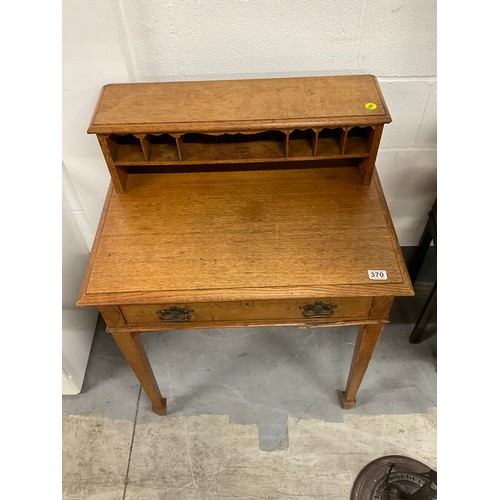 370 - EDWARDIAN OAK SMALL WRITING TABLE WITH PIGEON HOLES W28