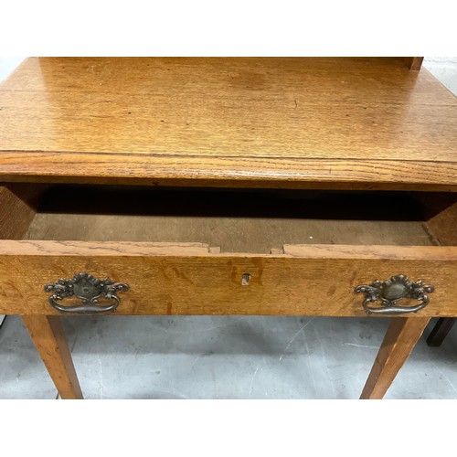 370 - EDWARDIAN OAK SMALL WRITING TABLE WITH PIGEON HOLES W28