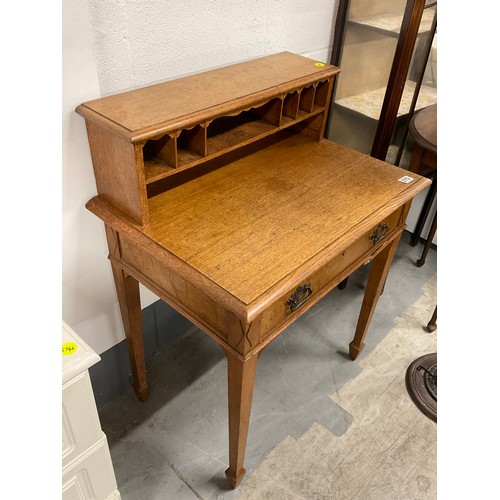 370 - EDWARDIAN OAK SMALL WRITING TABLE WITH PIGEON HOLES W28