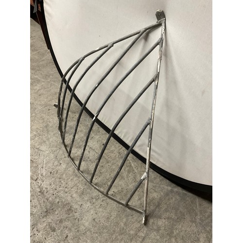 409 - VINTAGE CORNER METAL HAY/FEEDING RACK