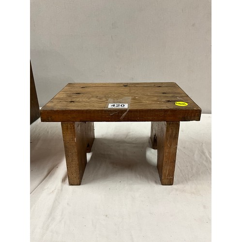 420 - ANTIQUE OAK FOUR DRAWER BANK OF DRAWERS AND A SMALL VINTAGE PINE STOOL