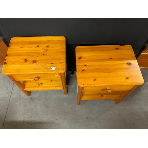 411 - PAIR OF MODERN PINE EFFECT BED SIDE TABLES WITH DRAWER AND SHELF TO BASE