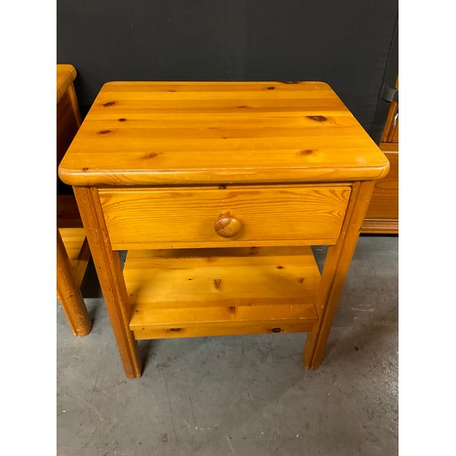 411 - PAIR OF MODERN PINE EFFECT BED SIDE TABLES WITH DRAWER AND SHELF TO BASE