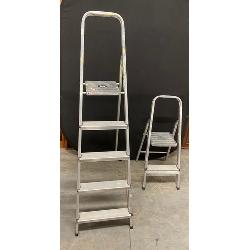 383 - TWO MODERN ALUMINIUM STEP LADDERS SMALL H37