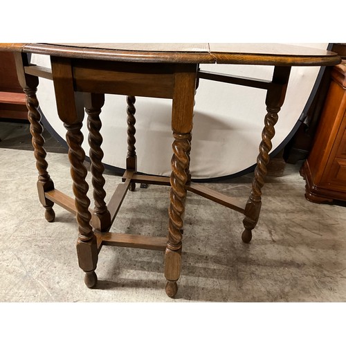428 - BARLEY TWIST OAK GATE LEG DINING TABLE W29