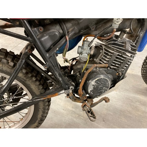 384 - YAHAMA DT 175CC ON/OFF ROAD APPROX 1980S ORIGINAL NEEDS RESTORATION HAS COMPRESSION NON RUNNING