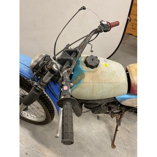 384 - YAHAMA DT 175CC ON/OFF ROAD APPROX 1980S ORIGINAL NEEDS RESTORATION HAS COMPRESSION NON RUNNING