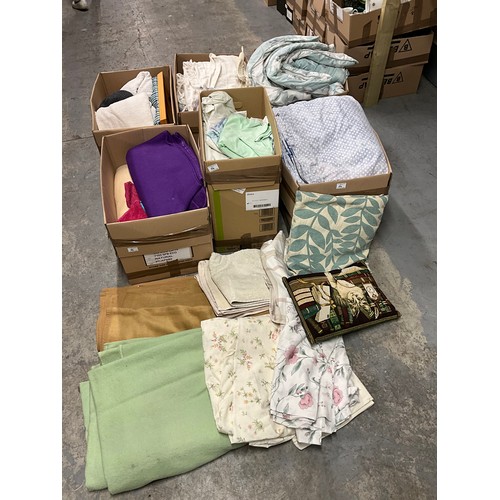 56 - LARGE QUANTITY OF BEDDING AND LINEN TO INCLUDE TOWELS AND CURTAINS ETC