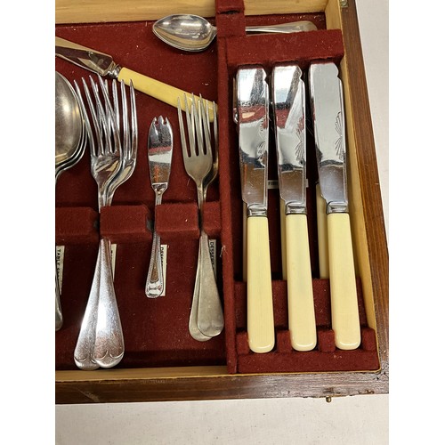 29 - BOXED LABELED DEBESCO VINTAGE CANTEEN OF CUTLERY