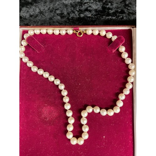 73 - BOXED MODERN PEARL TYPE NECKLACE WITH 9CT GOLD BOLT RING ALONG WITH A HAT PIN