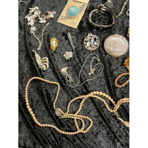 106 - BOX OF ASSORTED COSTUME JEWELLERY