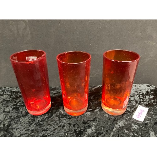 122 - QUANTITY OF VARIOUS SIZED RED GLASS BEAKERS