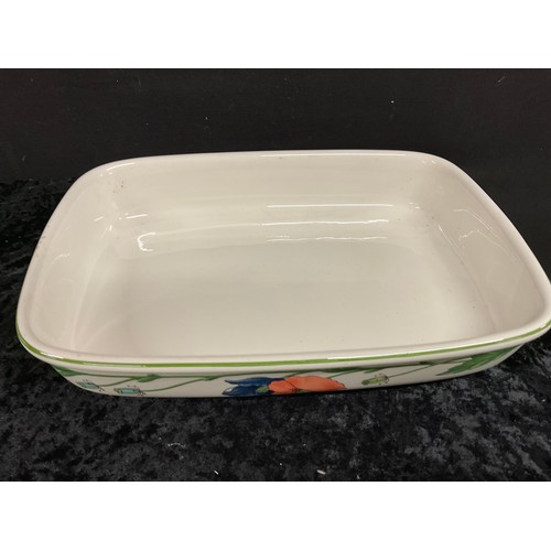 181 - QUANTITY OF VILLEROY AND BOCH TO INCLUDE SERVING DISHES, CASSEROLE DISHES AND LARGE BOWLS ETC PLUS A... 