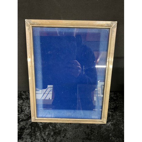 188 - QUANTITY OF VINTAGE PICTURE FRAMES IN VARIOUS STYLES A/F