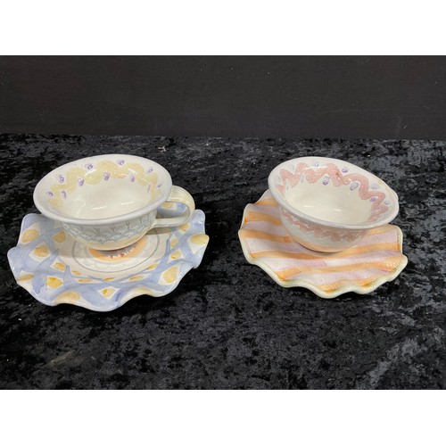 190 - COLLECTION OF CERAMICS BY MACKENDE - CHILDS LTD TO INCLUDE A SERVING TUREEN AND TWO CUPS AND SAUCERS