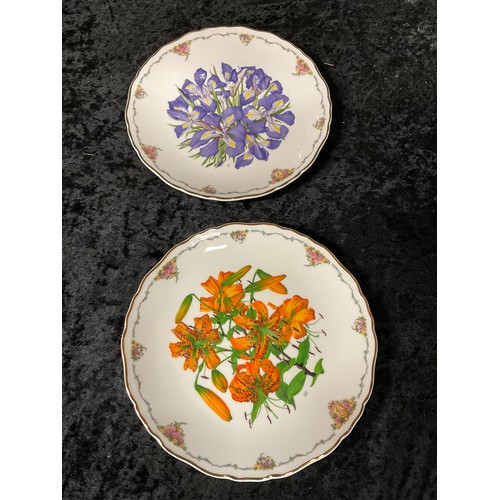 206 - QUANTITY OF WALL HANGING COLLECTORS PLATES TO INCLUDE ROYAL CREAMWARE FLORAL COLLECTION, ROYAL ALBER... 