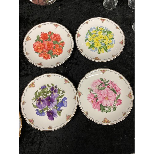 206 - QUANTITY OF WALL HANGING COLLECTORS PLATES TO INCLUDE ROYAL CREAMWARE FLORAL COLLECTION, ROYAL ALBER... 