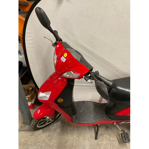 262 - ELECTRIC PEDAL ROAD SCOOTER WITH KEYS ROAD LEGAL IN GOOD CONDITION