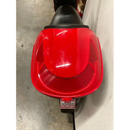 262 - ELECTRIC PEDAL ROAD SCOOTER WITH KEYS ROAD LEGAL IN GOOD CONDITION