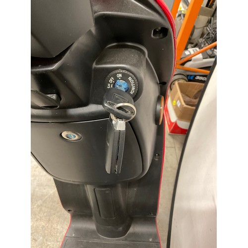 262 - ELECTRIC PEDAL ROAD SCOOTER WITH KEYS ROAD LEGAL IN GOOD CONDITION