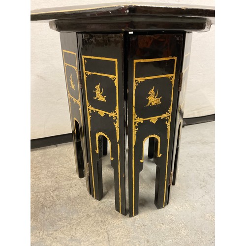 346 - VINTAGE ORIENTAL BLACK LACQUERED FOLDING TABLE WITH GOLD DECORATION H15