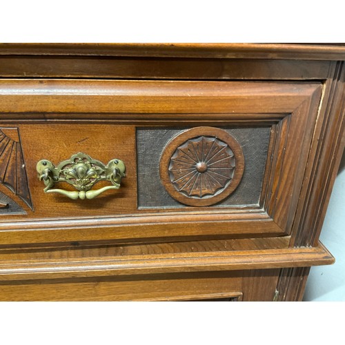 359 - EDWARDIAN RED WALNUT BOOK CASE WITH 2 GLASS DOORS TO TOP CARVED PANELED DOORS BELOW W48