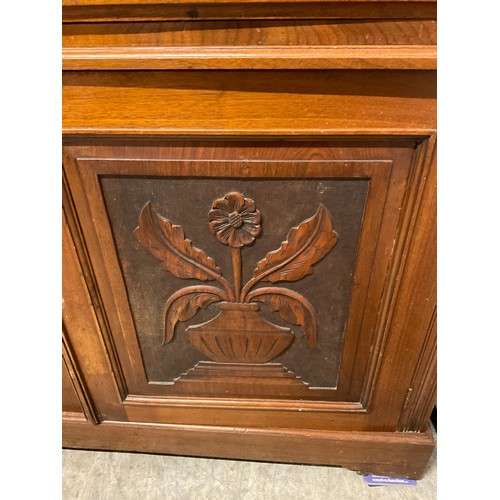 359 - EDWARDIAN RED WALNUT BOOK CASE WITH 2 GLASS DOORS TO TOP CARVED PANELED DOORS BELOW W48