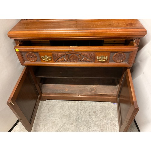 359 - EDWARDIAN RED WALNUT BOOK CASE WITH 2 GLASS DOORS TO TOP CARVED PANELED DOORS BELOW W48