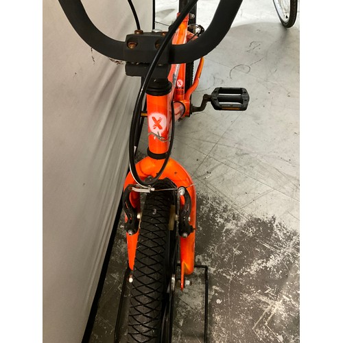 284 - CHILDS SHOCKWAVE BMX STUNT BIKE