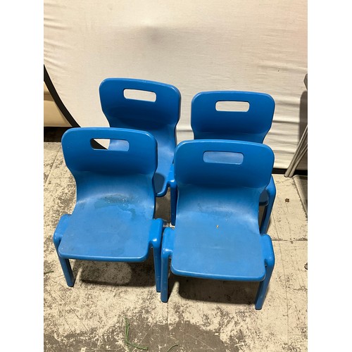 285 - CHILDRENS PLAY TABLE AND 4 PLASTIC STACKING CHAIRS