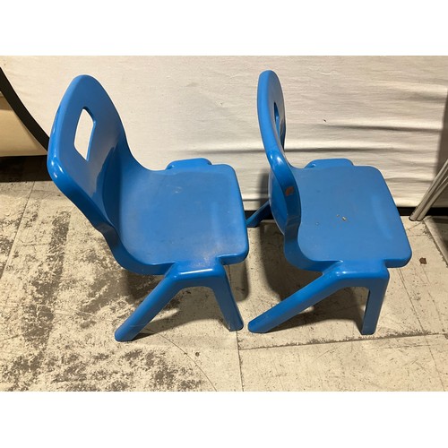 285 - CHILDRENS PLAY TABLE AND 4 PLASTIC STACKING CHAIRS