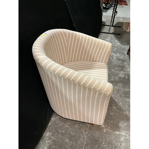 298 - MODERN UPHOLSTERED TUB CHAIR ON SQUARE TAPERING LEGS W 28