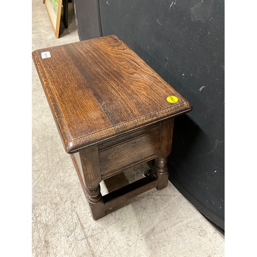 450A - VINTAGE OAK BOX ON TURNED LEGS
H15