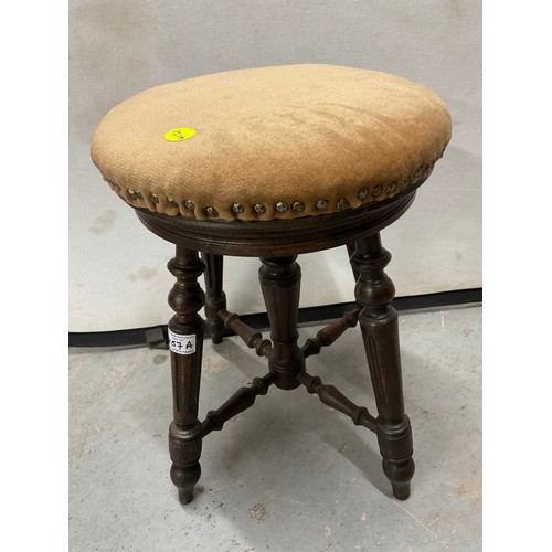 457A - EDWARDIAN BEECH TURNED LEG PIANO STOOL H18