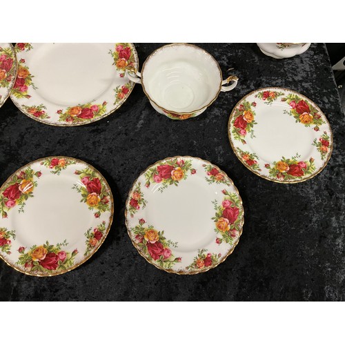 235 - COMPLETE TEA SERVICE FROM ROYAL ALBERT BONE CHINA THE OLD COUNTRY ROSES PATTERN INCLUDES CUPS, SAUCE... 