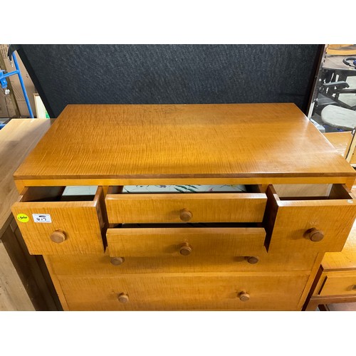 417 - VINTAGE MAPLE EIGHT DRAWER CHEST ON SPLAYED FEET W32