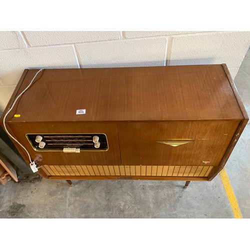 404 - VINTAGE TEAK CASED RADIOGRAM W40