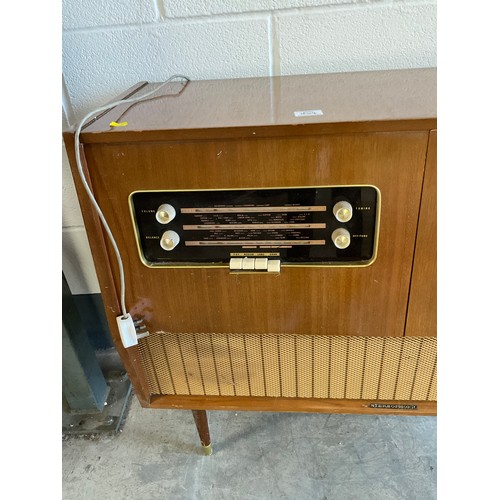 404 - VINTAGE TEAK CASED RADIOGRAM W40