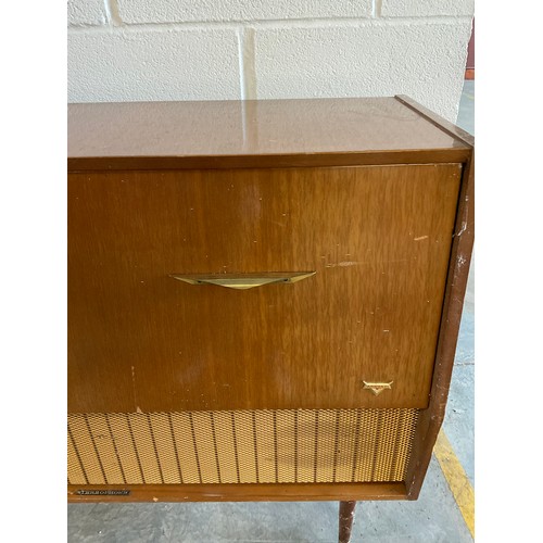 404 - VINTAGE TEAK CASED RADIOGRAM W40