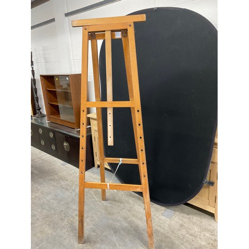 388 - TWO VINTAGE ARTIST EASELS H72