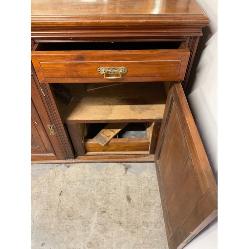 395 - EDWARDIAN RED WALNUT MIRROR BACKED SIDEBOARD A/F W47