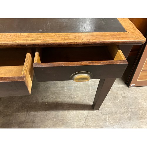 412 - LARGE EDWARDIAN OAK FRAMED OFFICE DESK WITH THREE DRAWERS AND SQUARE TAPERING LEGS W60