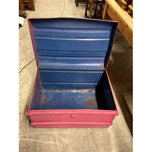 449A - VINTAGE METAL PINK TRAVEL TRUNK NO LOCK W28” D19” H11”