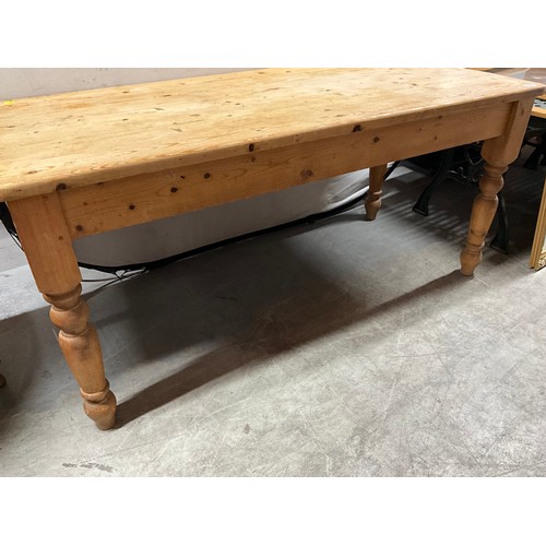 450 - ANTIQUE PINE SCRUB TOP KITCHEN TABLE W30